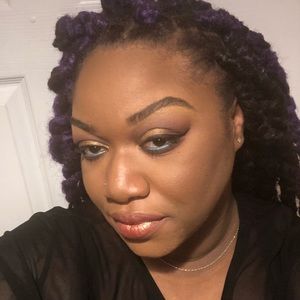 Meet your Posher, Dominique